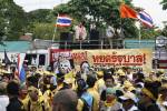 พันธมิตรฯ ปักหลักดอนเมือง ขวางทรราชประชุม ลั่นต้องไปทั้งคณะ