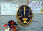 นักวิเคราะห์ ชี้ ตัดสินยุบพรรคไม่คลายวิกฤตการเมือง