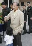 “บิ๊กสุ” จี้ “ทักษิณ” เลิกป่วนประเทศ แนะ “มาร์ค” ใช้ กม.อย่างเป็นธรรม