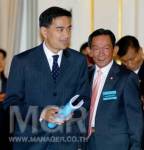 ผุด “นายกฯพบประชาชน” ทุกเสาร์ โต้ “แม้ว” ประเดิมหลังเลือกซ่อม