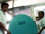 พธม.สุราษฎร์ฯเดินหน้าถ่ายทอดความรู้  มอบจาน ASTV-จัดรายการวิทยุชุมชน
