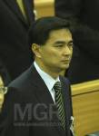 “มาร์ค” สวนนักวิชาเกิน-ยันแจกเงิน ปชช.ไม่แตะทุนสำรองไม่ต้องกู้ IMF
