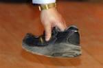 นายกฯจีนวอนเคมบริดจ์ให้อภัยมือปาเกือก