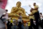 Buddhists mark Makha Bucha Day, more teenagers go to temple
