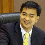 “อภิสิทธิ์” คาดโทษ รมต.ถือหุ้นเกิน เคลียร์ไม่ได้ก็ต้องไป