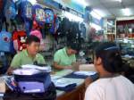 ชาวกาฬสินธุ์แห่ใช้สิทธิ์คูปองเรียนฟรีก่อนเปิดเทอม