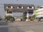 ตม.-ตำรวจ-ทหาร คุมเข้มชายแดนแม่สอด ล่าตัว “อีเพ็ญ”