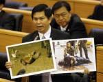 “วรวัจน์” อารมณ์ค้างถูกเบรกกลางสภา แถลงยันมีภาพทหารรุมยำ ปชช.-อำพรางศพ