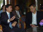 อภิสิทธิ์ เวชชาชีวะ เหตุผลที่ต้อง‘จับเข่าคุย’กับ...เนวิน ชิดชอบ !