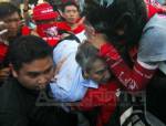 “นิพนธ์” สุดเซ็ง!! “ไอ้ตู่” แหลทุกเรื่อง ยันนายกฯ อยู่ในรถขณะถูกทุบจริง
