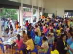 ปชช.แห่ร่วมโครงการชุบสารเคมีป้องกันยุงลาย