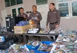 ตร.เศรษฐกิจฟิต ระดมกวาดล้างสินค้าละเมิดลิขสิทธิ์เพียบ!