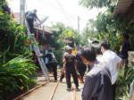 ไฟไหม้บ้านกลางเมืองพิจิตรหวิดย่างสดคนพิการ