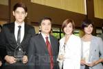 นายกฯ มอบโล่ประกาศเกียรติคุณแก่บุคคล-องค์กรต้านยาเสพติด