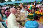 ฝรั่งไอริชแต่งกระเทยนครพนมสินสอด 2.8 ล้าน