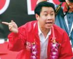 “เจ๊เพ็ญ” หมิ่นเบื้องสูง! อัยการยื้อสั่งคดีอีก 1 เดือน