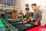 ชุด ฉก.บุกโรงงานผลิตเสื้อปลอมยี่ห้อดังล็อตใหญ่ 10 ล้าน