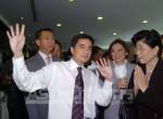 “มาร์ค” ปรามลูกพรรคอย่าวิจารณ์การเมือง ไม่รับปากยุบสภาหรือไม่