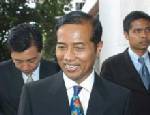 “ถาวร” เชื่อ “นช.แม้ว” อยู่เบื้องหลังคลิป “มาร์ค” จ้องหาช่องจัดการมือปล่อย