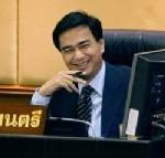“มาร์ค” กร้าวไม่ยุบสภา เชื่อ “ปู่ชัย” เครียดจึงโพล่งออกมาเตรียมเลือกตั้งใหม่