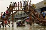 Death toll from Philippine storms nears 1,000: govt