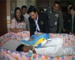 เมืองพัทยามอบเงิน 20,000 บาท ช่วยเหลือนักท่องเที่ยวเหยื่อช้างพังน้ำฝน