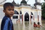 Eighteen dead, 300,000 hit by floods in Thai south: govt