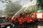 ไฟฟ้าลัดวงจรเผาบ้านไม้ 2 หลัง ตึก 7 คูหา ชาวบ้านเชื่ออาถรรพณ์คำสาป!
