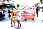 นร.พัทยาเดินรณรงค์ชวนร่วมโครงการบวชพระ 1 แสนรูปทุกหมู่บ้านทั่วไทย