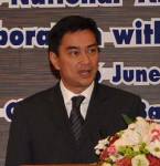 “มาร์ค” จี้ต่อมสำนึก “มานิต” ไขก๊อก รักษามาตรฐาน รบ.ล้มหวยฯเมินเงินบาป