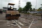 ตร.มหาสารคามทำลายท่อไอเสียเสียงดังกว่า 1,000 ท่อ