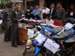 สังคมเสื่อม!โจ๋ตั้งแก๊งชิงทรัพย์ขายหาเงินเที่ยวเตร่