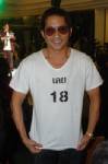 เห็นใส่เสื้อ "เลย 18" เดากันยกใหญ่ว่า "ม.ล.อภิชิต วุฒิชัย" อายุเท่าไหร่แล้ว