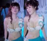 "หมออ้อย"เสียวอีกแล้วควักเต้าขาวๆเปิดตัวครีมหน้าเด้ง