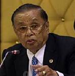 “ชัย” พร้อมเชื่อม “รัฐบาล-แดง” เจรจา-เฉ่ง ส.ส.หนีเอาตัวรอดไป ตปท.