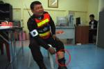 โจ๋เทคโนพกระเบิด "นายดาบ" เรียกตรวจหล่นตูมบาดเจ็บ!