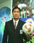 "เดอะตุ๊ก" อาสาคุมทีมชาติไทยแทน "ร็อบโบ"