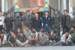 ปกครองสังขละบุรีสนธิกำลัง ตร.ล้อมจับแรงงานเถื่อน 20 คน