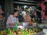 ตลาดขนมไหว้ตรุษจีนที่ปราจีนฯ คึกคึกแม้ราคาสูงขึ้น
