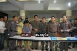 นครบาลจับยานรกในชุมชน เจอไนจีเรียยัดยาไอซ์ซุกทวาร!