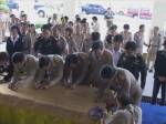 คนลำปางพร้อมใจลงนามถวายพระพรในหลวงบนผืนผ้า 999 เมตร