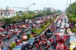 ตร.2 กองร้อย ดูแลม็อบแดงเคลื่อนขบวน