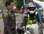 ตร.รณรงค์ขับขี่ปลอดภัยรับสงกรานต์!