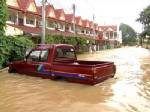 คปภ.เร่งสำรวจรถเสียหายน้ำท่วม ทางหลวงใต้สูญกว่า 1 พันล้าน