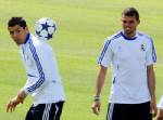 ชุดขาวเสี่ยงเข็น "โด้" ซดไก่