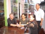 ฝรั่งปลื้ม! เจ้าของร้านกาแฟสระแก้วเก็บเงินสด 1 แสนส่งคืน