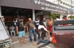 รวบ “บอย ลาดทอง” คลั่งยาบ้าถือขวดเบียร์-ปืนยิงใส่ตำรวจ