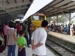 อุบลฯ เสริมรถไฟขบวนพิเศษ ด้านยอดตายอุบัติเหตุพุ่ง 9 รายแล้ว