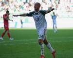 "โวล์ฟสบวร์ก" ถล่ม 4-1 ยังมีหวังรอดตกชั้น