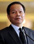 “นพเหล่” ปัด “นช.แม้ว” ชักใยเขมร โบ้ยเด็กพิมพ์ปาร์ตี้ลิสต์ผิดทำไร้ชื่อ “ปู-เจ๊มิ่ง”